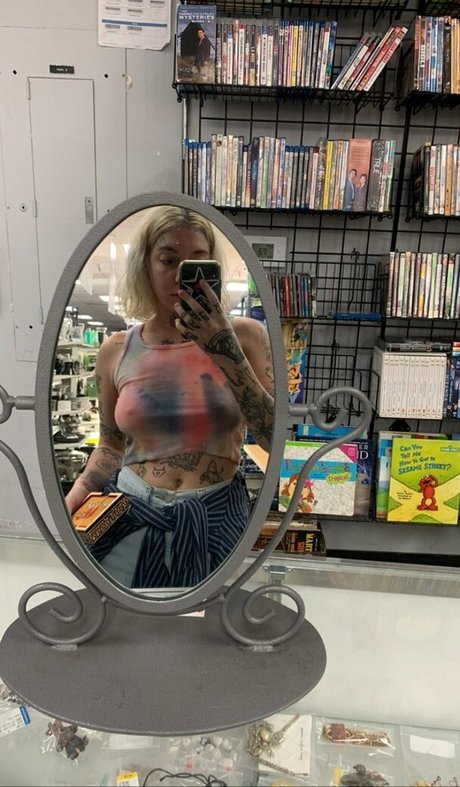 Velvetears nude on onlyfans