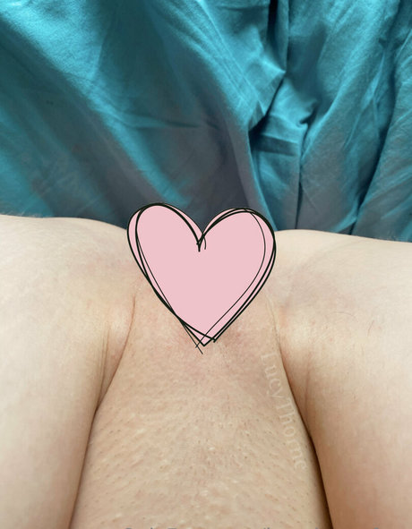 lucythornefree boobs onlyfans