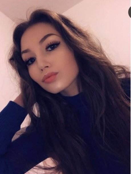 Elise Clayton naked on onlyfans