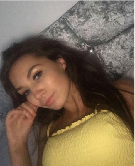 Elise Clayton porn only fans