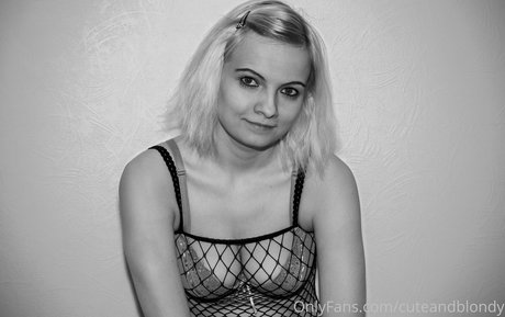 cuteandblondy onlyfans nude tits