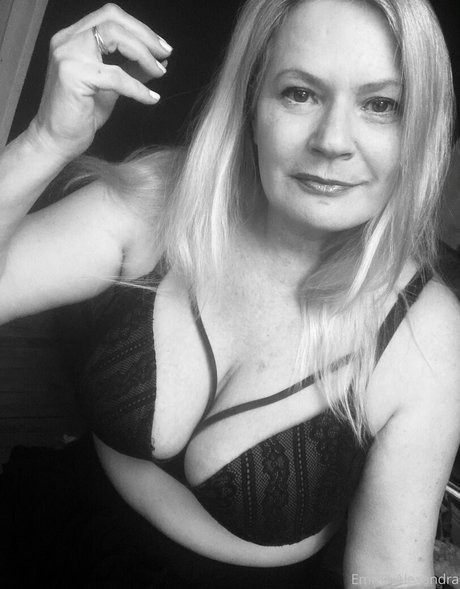 uniquilyyours onlyfans sex tape