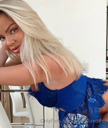 julianylandfree onlyfans naked pics