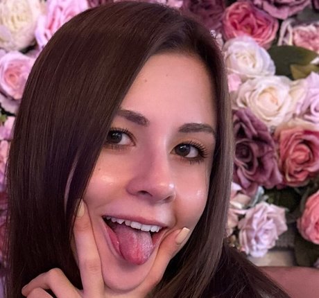 Chloe Leafs onlyfans boobs