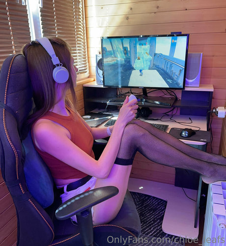 Chloe Leafs only fans nude