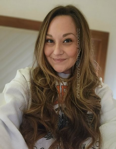 littlemissjuliaxxfree onlyfans leaked dirtyship