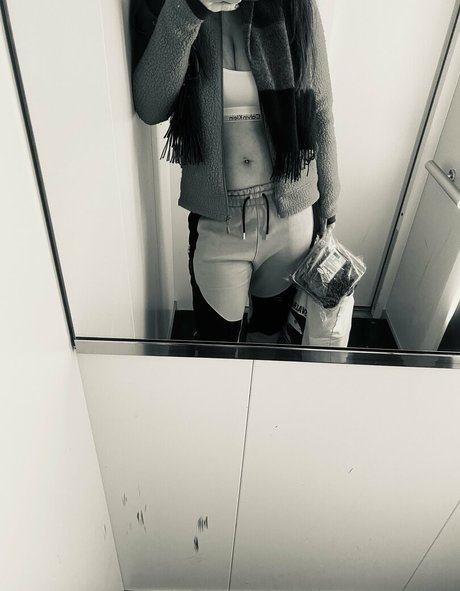 uskyldigesara xxx only fans