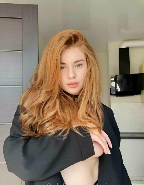 ariana swan onlyfans ass