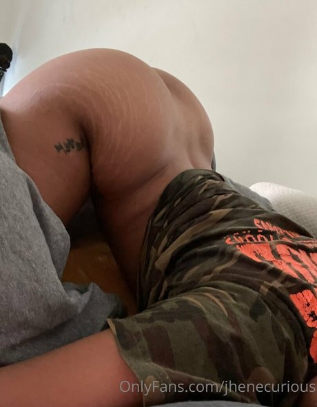 jhenecurious onlyfans nude