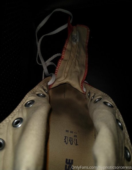 hypnoticsorceress nude onlyfans leaked
