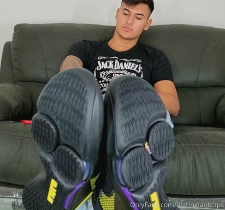 alatingiantclips leaked onlyfans content