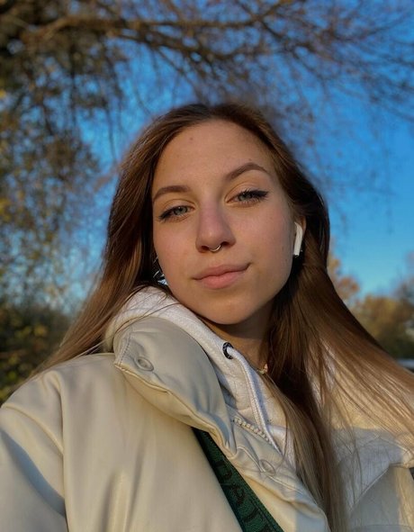 sunny anny onlyfans leaj