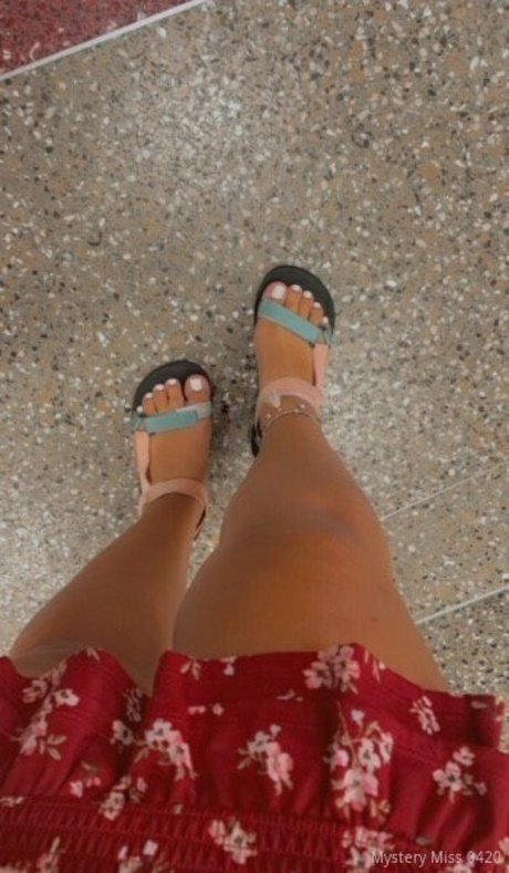 mysterymiss0420 nude leaks onlyfans