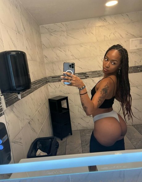 yourfavbubblebuttt onlyfans porn nude