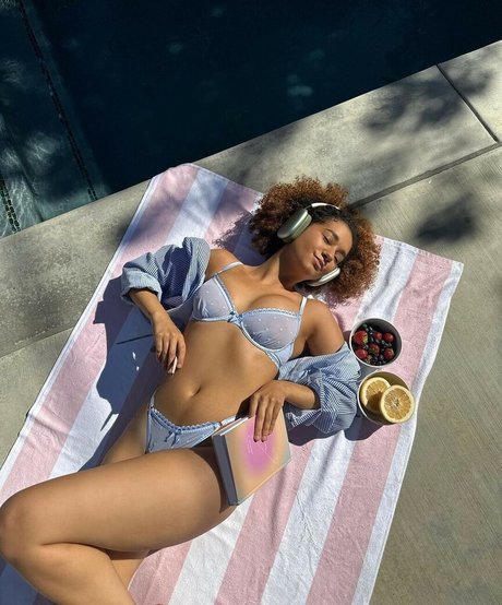 Lena Situations onlyfans images