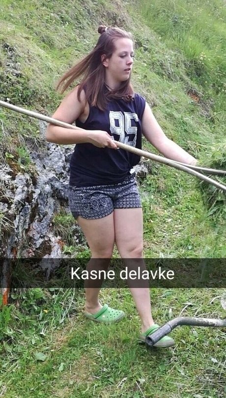 Pika Mikelj onlyfans model photos