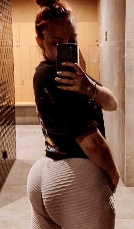 Alpha Luna ass onlyfans
