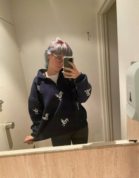 heidivfree onlyfans sexy