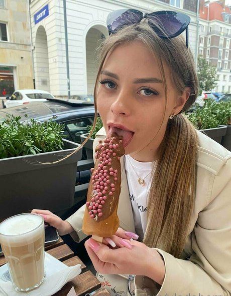 vladaberry onlyfans tits