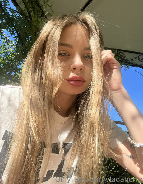 vladaberry onlyfans leaks.