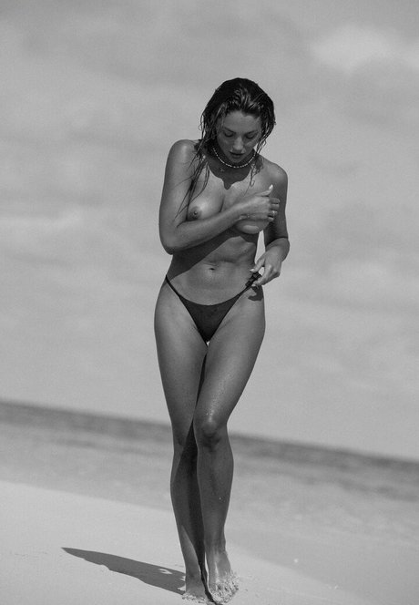 Natalie Roser onlyfans nude leaks