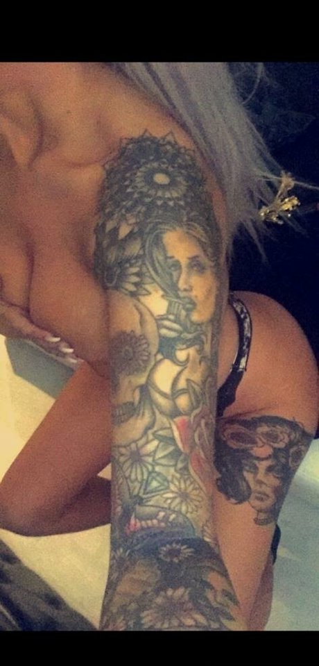 Meesh Elizabeth naked only fans