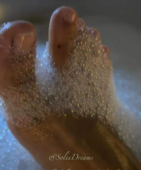 solesdreams onlyfans nude tits