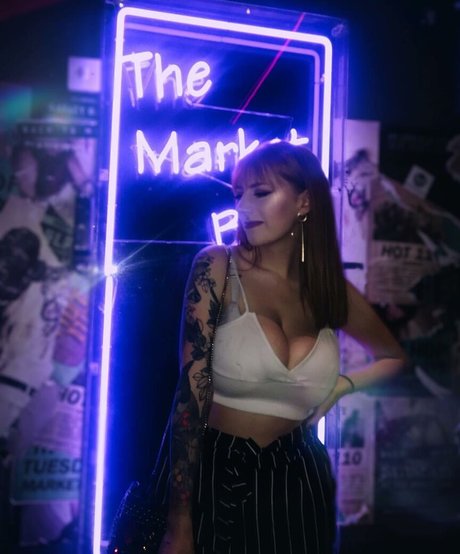 Hollie Rutter onlyfans lesk