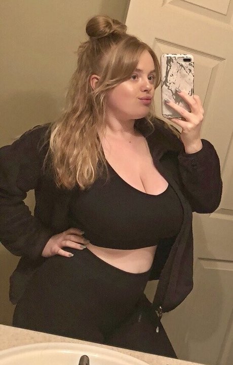 playwithtayyy naked only fans