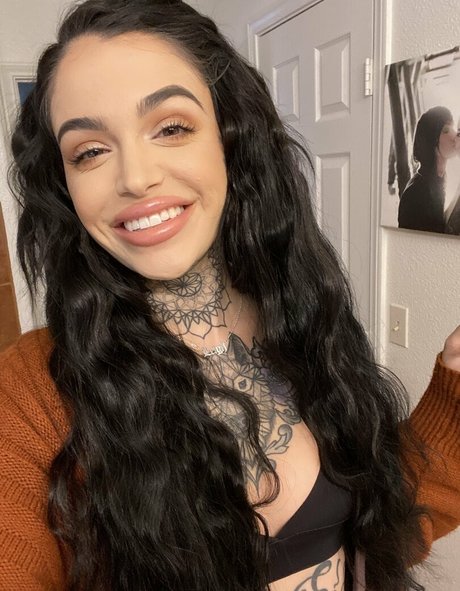 leighravenx onlyfans tits