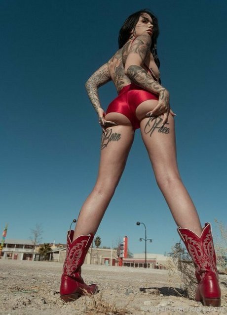 leighravenx strip onlyfans