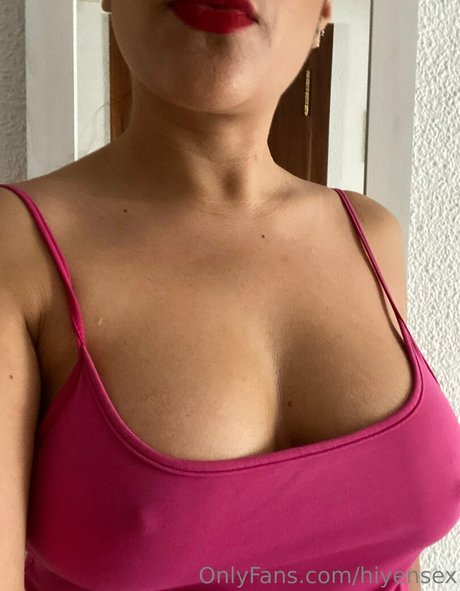 hiyensex onlyfans leaked tits