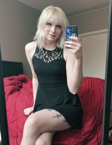 RoseWaltzEX onlyfans pic