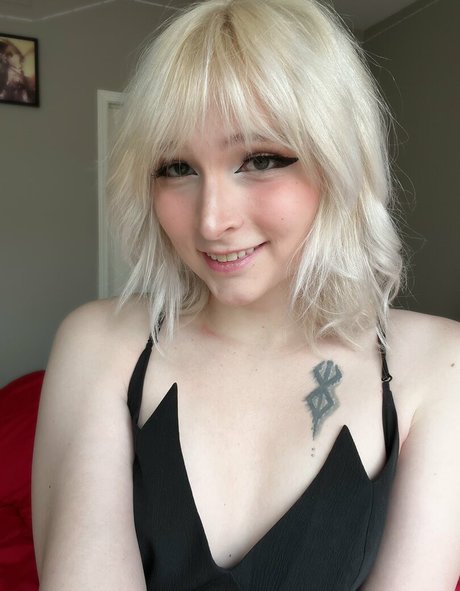 RoseWaltzEX onlyfans leaks