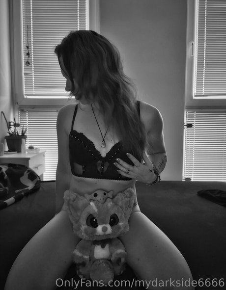 mydarkside6666 Profile pic