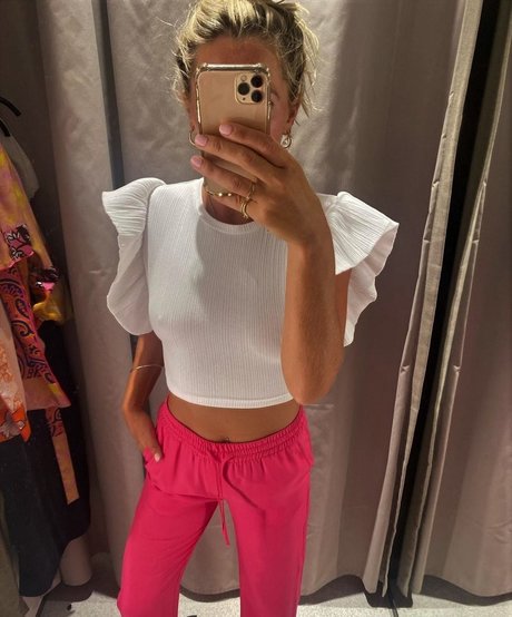 Danni Menzies only fans