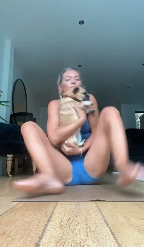 Danni Menzies only fans pics