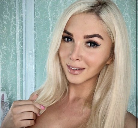 AmoramiaS feet onlyfans