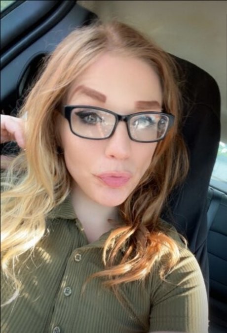 Nicole Golomski nudes only fans