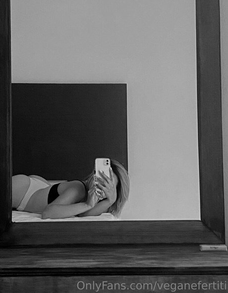 veganefertiti strip onlyfans