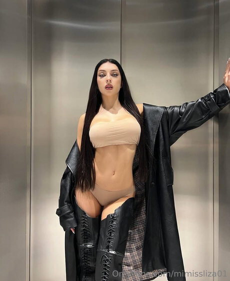 mimissliza01 onlyfans strip