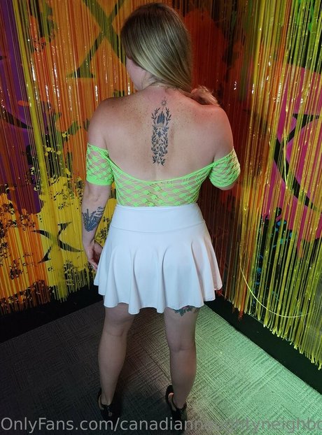 canadiannaughtyneighbour onlyfans leak nudes