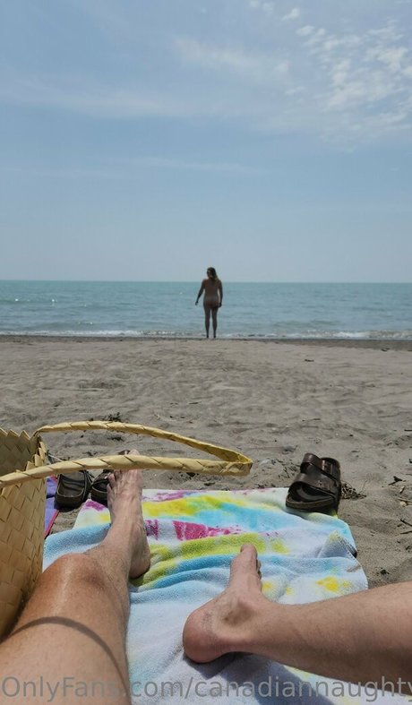 canadiannaughtyneighbour onlyfans leaj