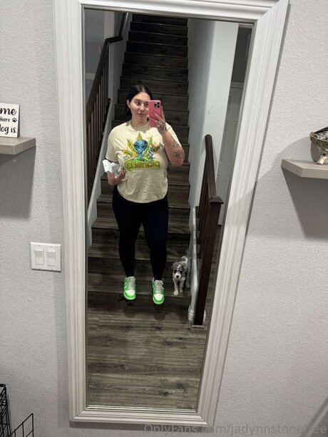 jadynnstonefree onlyfans strip