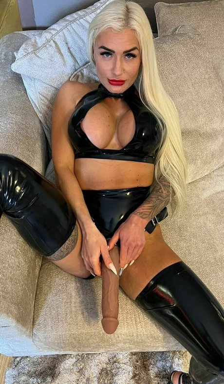 queenmachine onlyfans sex leaks