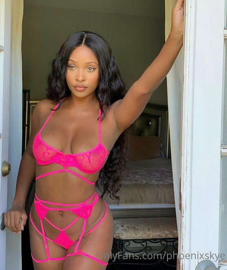 phoenixskye onlyfans content