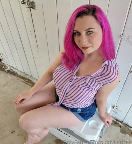 piddykatfree onlyfans strip