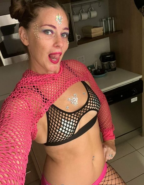 sexhibitioners strip onlyfans