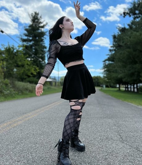 Amberthevalkyrie onlyfans model