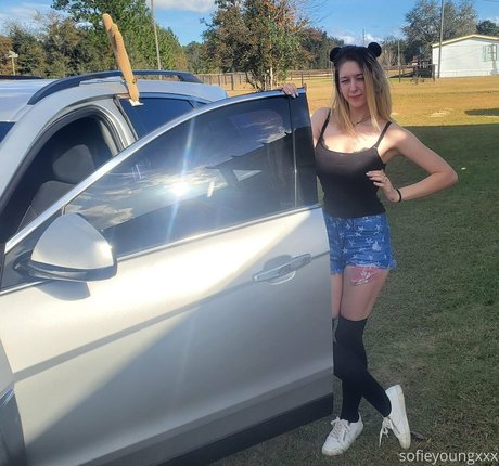 sofieyoungxxx onlyfans posts